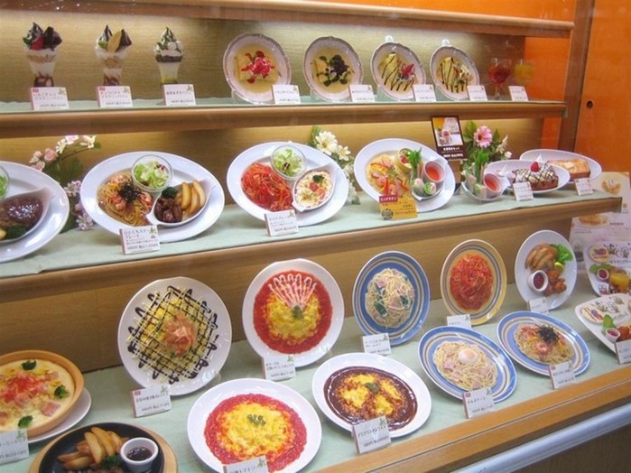 Фото «сампуку». Искусственные блюда на витринах общепита в Японии