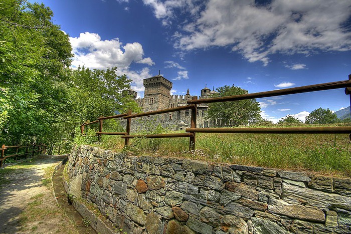 Итальянский замок Фенис (Castello di Fenis) 38768