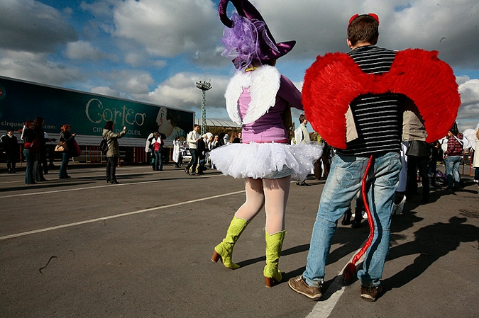 В Лужниках возвели купол для Cirque du Soleil