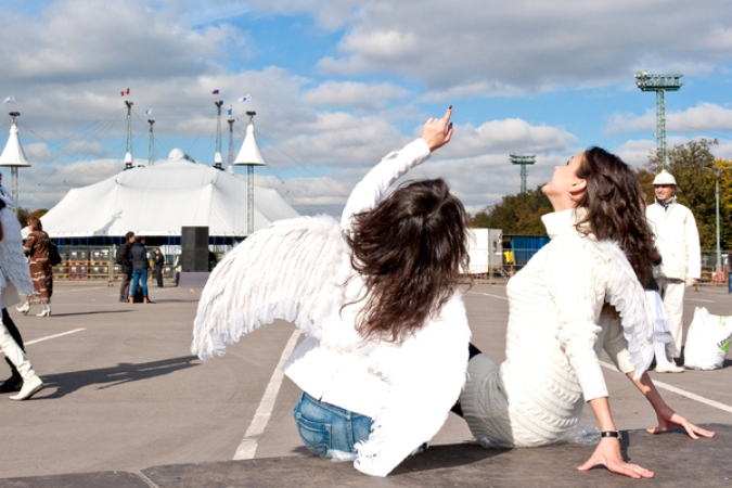 В Лужниках возвели купол для Cirque du Soleil