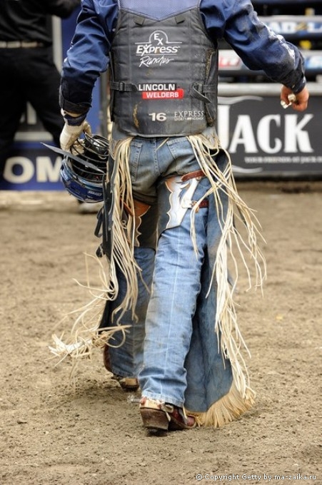 Профессиональные Bull Riders (PBR) на Таймс-сквер в Нью-Йорке, 15 октября 2010 года.