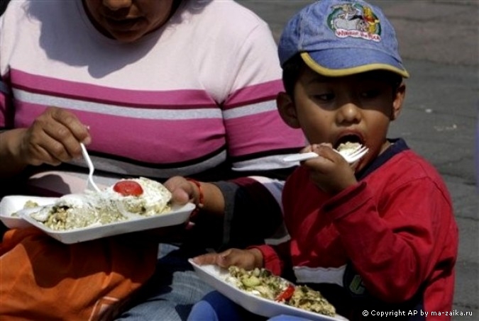 Национальная ярмарка мексиканской кухни Энчилада (Enchilada) в окрестности Изтапалапа (Iztapalapa) в Мехико, 17 октября 2010 года.