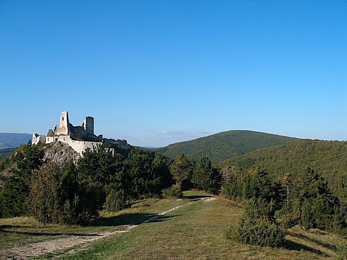 Чахтицкий замок (Cachtice castle) -замок Кровавой Графини. 78847