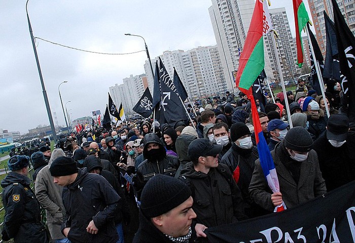 «Русский Марш» националистов в Москве собрал более 10 тысяч человек (700x481, 127Kb)
