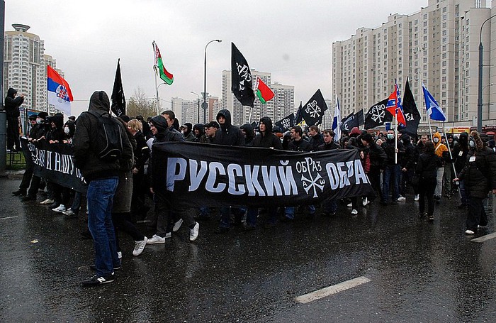 «Русский Марш» националистов в Москве собрал более 10 тысяч человек (700x455, 132Kb)