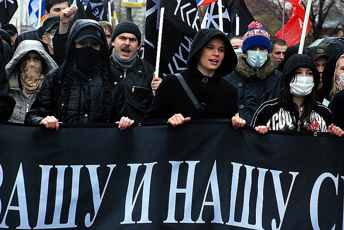 «Русский Марш» националистов в Москве собрал более 10 тысяч человек (699x469, 124Kb)