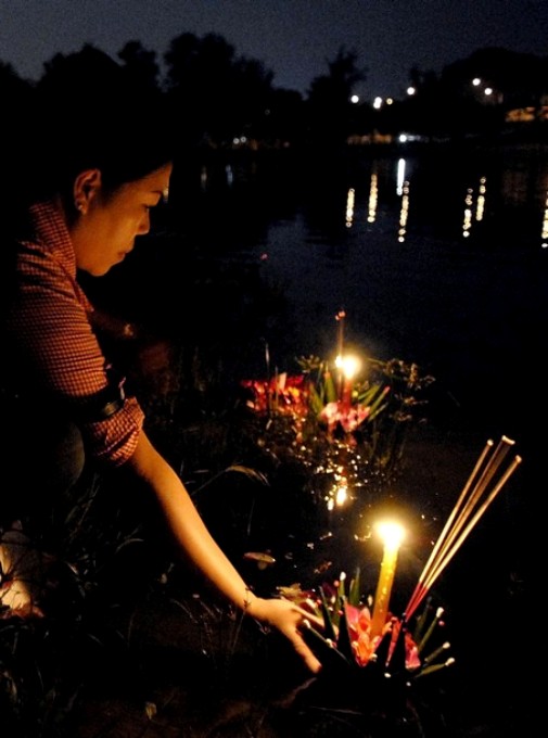 Loy Krathong фестиваль в Бангкоке, 21 ноября 2010 года.