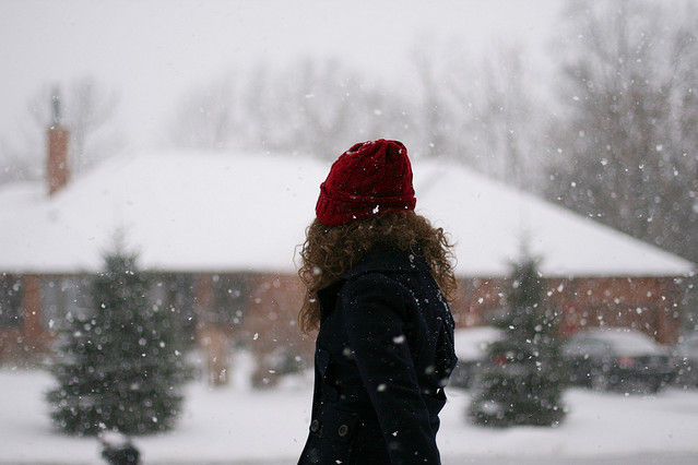 фото рыжая девушка зима