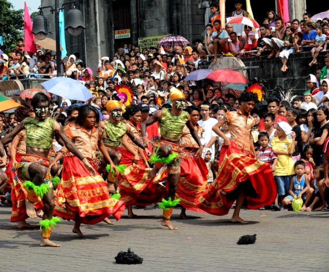 Лакбайо фестиваль (Lakbayaw festival) в Тондо, Манила, 15 января 2011 года.