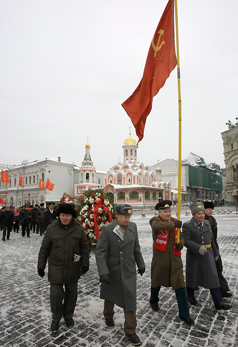 Коммунисты вспомнили о Ленине, Красная площадь, Москва, 21 января 2011 года.