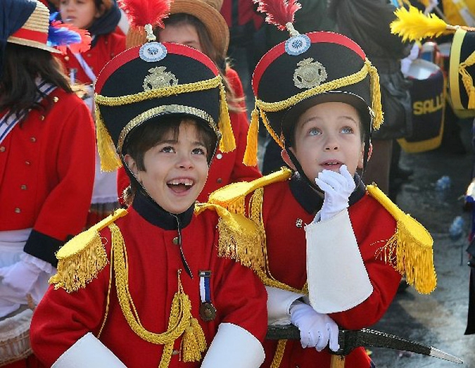 Испанская Тамборрада (Tamborrada) прогремела в Сан-Себастьяне, 20 января 2011 года.