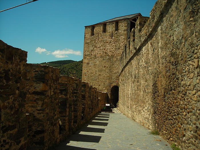 Понферрада (Castillo de Ponferrada) - Замок тамплиеров 76879