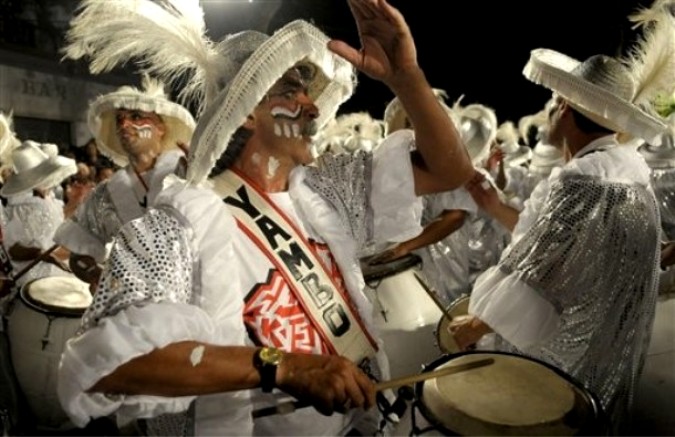 Йамбадас карнавал (Llamadas carnival) в Монтевидео, Уругвай, 4 февраля 2011