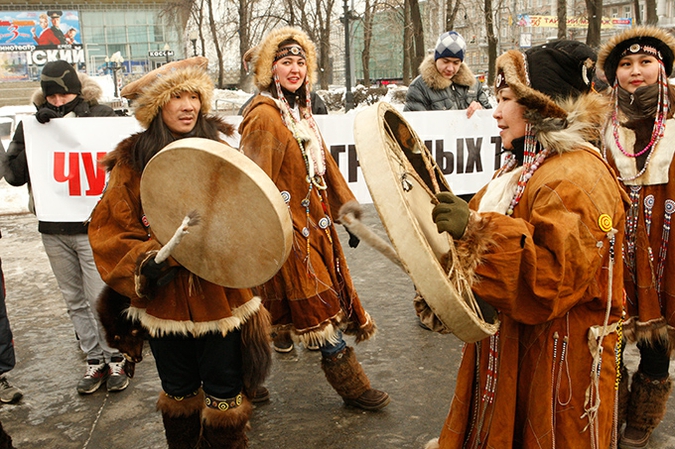 Шаманы прокляли Сергея Миронова, Пушкинская площадь, Москва, 25 февраля 2011 года.