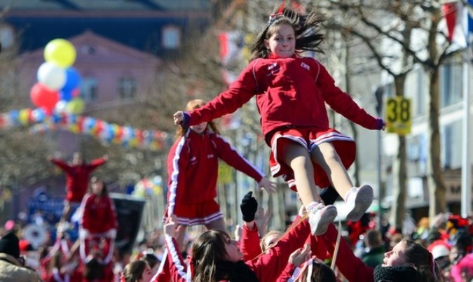 Парад на улицах Майнц, Германия, 7 марта 2011 года.