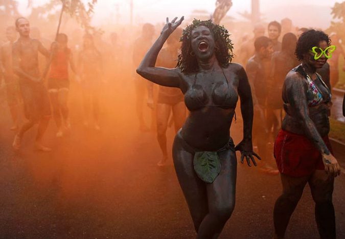 Блоко де Лама или Грязный карнавал ('Bloco da Lama' or Mud Block carnival) в Парати, Бразилия, 4-8 марта 2011 года.