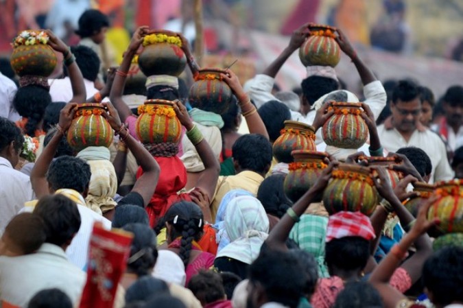 Peddagattu Jathara фестиваль в Lingamanthula Swamy Temple (Durajpalli) в районе Налгонды, около 140 км к востоку от Хайдарабад, 21 февраля 2011 года.