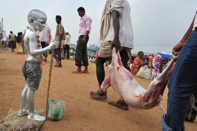 Peddagattu Jathara фестиваль в Lingamanthula Swamy Temple (Durajpalli) в районе Налгонды, около 140 км к востоку от Хайдарабад, 21 февраля 2011 года.