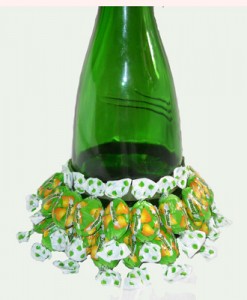Новогодние бутылки шампанского конфетами Новогодние бутылки шампанского конфетами