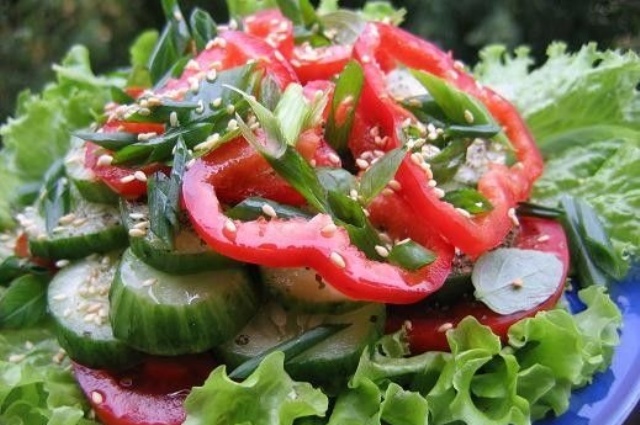 <b>Вкусный</b> весенний <b>салат</b>.<b>Вкусный</b> весенний <b>салат</b> готовится очень быстро и