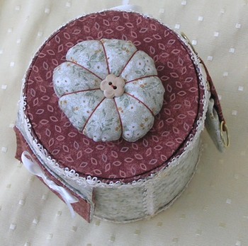Шкатулка из жестяной банки