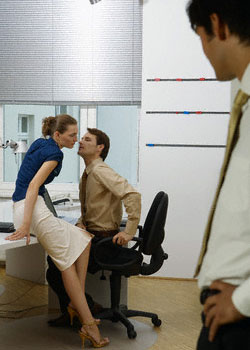 office_romance_04 (250x350, 21Kb)