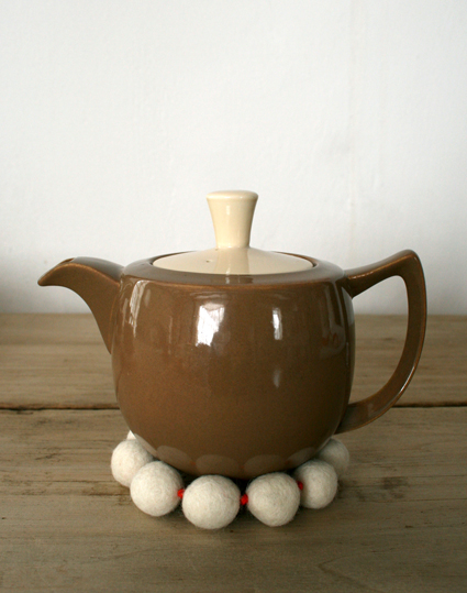 trivet-tea-pot-425 (425x539, 161Kb)