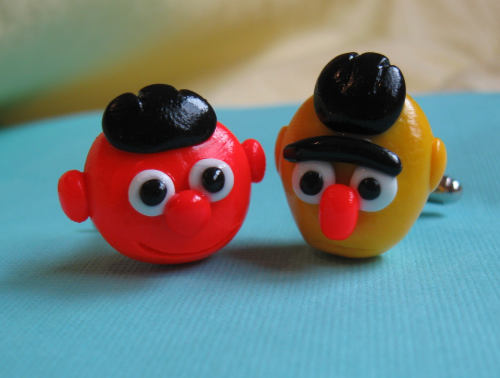 3676705_SEASAMESTREETCUFFLINKS (500x378, 24Kb)