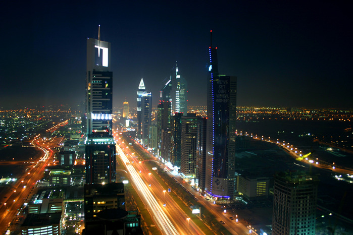 Dubai_night_skyline (700x466, 130Kb)