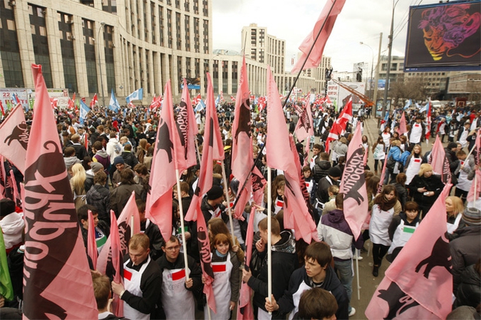 'Белые фартуки' выступили против коррупции, Москва, 16 апреля 2011 года./2270477_15_1_ (675x449, 284Kb)