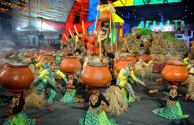 Аливан фестиваль (Aliwan Festival) в Маниле, Филиппины, 16 апреля 2011 года./2270477_28 (675x436, 335Kb)