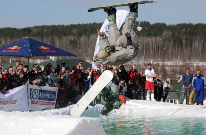 Райдеры приняли участие в Red Bull Jump аnd Freeze festival неподалёку от Санкт-Петербурга./2270477_48 (675x444, 91Kb)