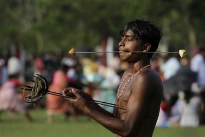 Bihu Rongali фестиваль в Боко, Индия, 20 апреля 2011 года./2270477_44_1_ (675x450, 54Kb)