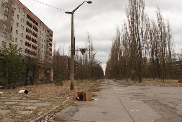 Чернобыльская АЭС имени В.И. Ленина (современные фотографии) Chernobyl1 (700x469, 63Kb)