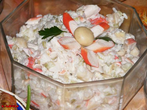 Салаты с крабовыми палочками и шампиньонами с
