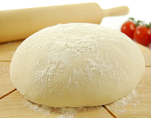 4278666_2904149900_7cc195782a_Pizza_Dough_M (500x391, 126Kb)