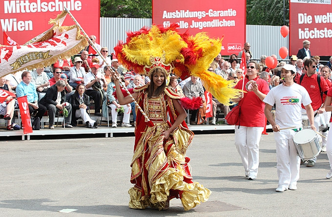 Первомайские акции в мире, 1 мая 2011 года./2270477_60 (675x441, 301Kb)