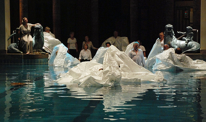 Опера для бассейна - 'Aquaria Palaoa', Берлин, 1 мая 2011 года./2270477_107 (675x401, 233Kb)