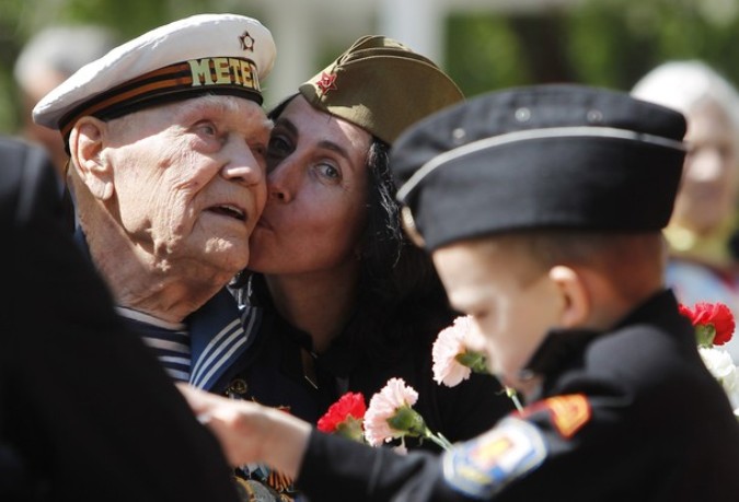 66-ая годовщина Победы над фашистской Германией, Москва, 9 мая 2011 года. /2270477_103_1_ (675x459, 65Kb)