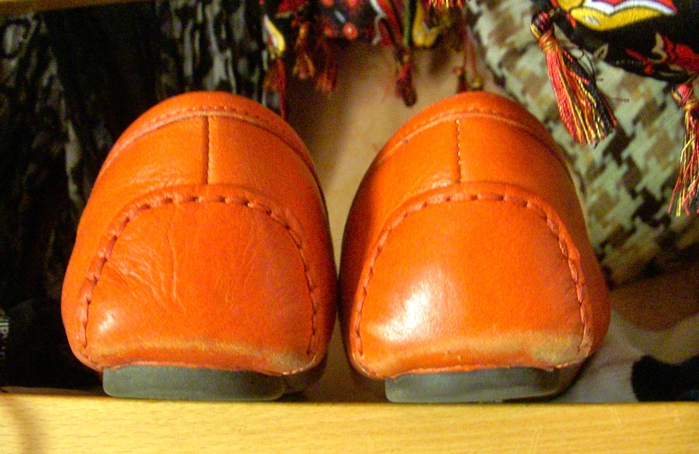 new Marc from Marc Jacobs orange flats from YOOX after 1 hour driving car 