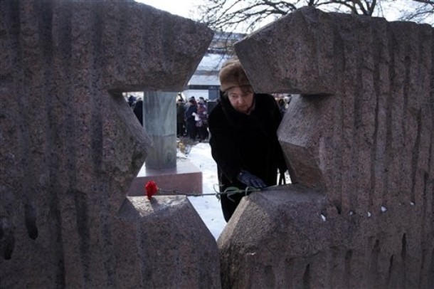 Международный день памяти жертв Холокоста, Кишинев, Молдова, 27 января 2012 года/2270477_28 (610x406, 62Kb)