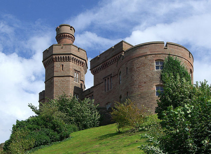800px-Castle_of_Inverness_retouched (700x512, 115Kb)