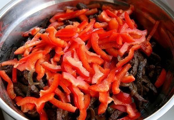 Медовик с вареной сгущенкой пошаговый с фото Медовик с вареной сгущенкой пошаговый с фото