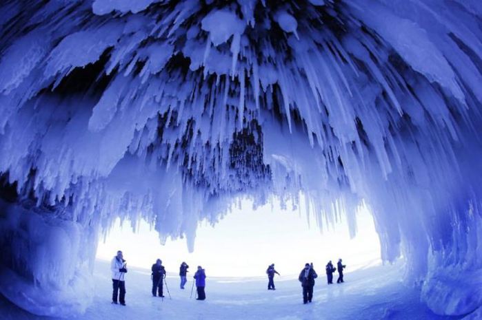 Ледяная-пещера-Висконсин-США (700x465, 49Kb)