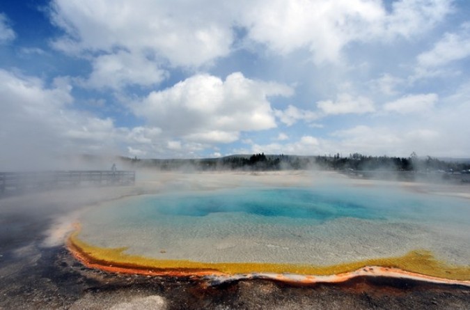 Йеллоустонский национальный парк (Yellowstone National Park), Вайоминг, 1 июня 2011 года./2270477_20_1_ (675x445, 67Kb)