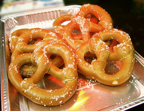 4278666_284311261_bcf025b9d1_Pretzels_M (500x386, 154Kb)