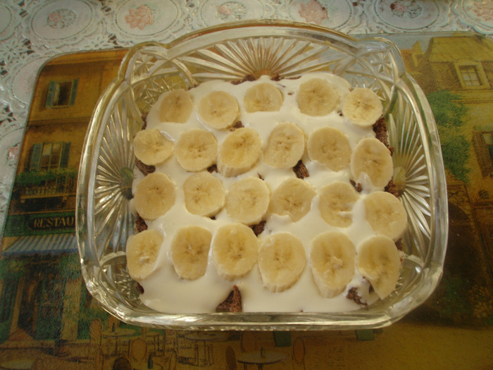 Выкладываем банан на сметанный крем (700x525, 135Kb)