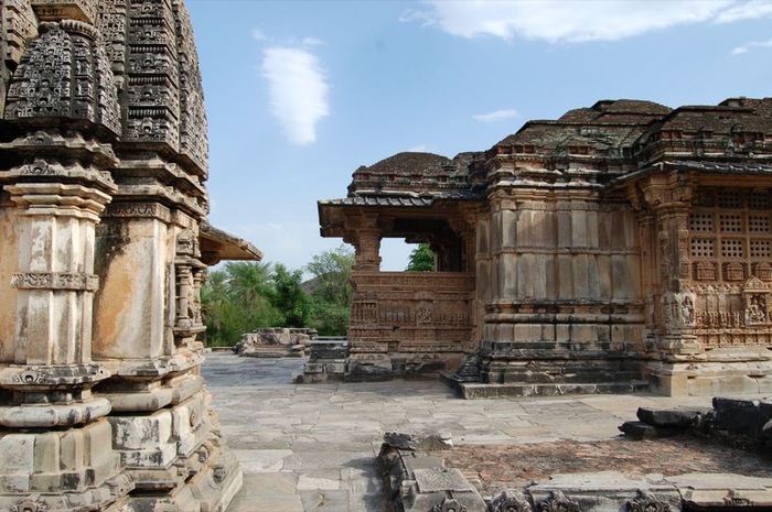 Храм Нагда - Nagda Sahasra Bahu temple 99034