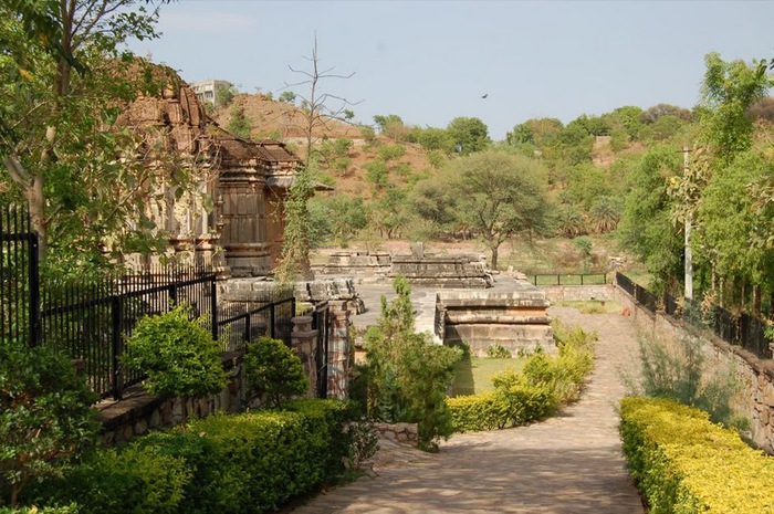 Храм Нагда - Nagda Sahasra Bahu temple 17680