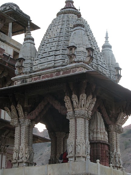 Meera temple, Amber fort (432x576, 64Kb)